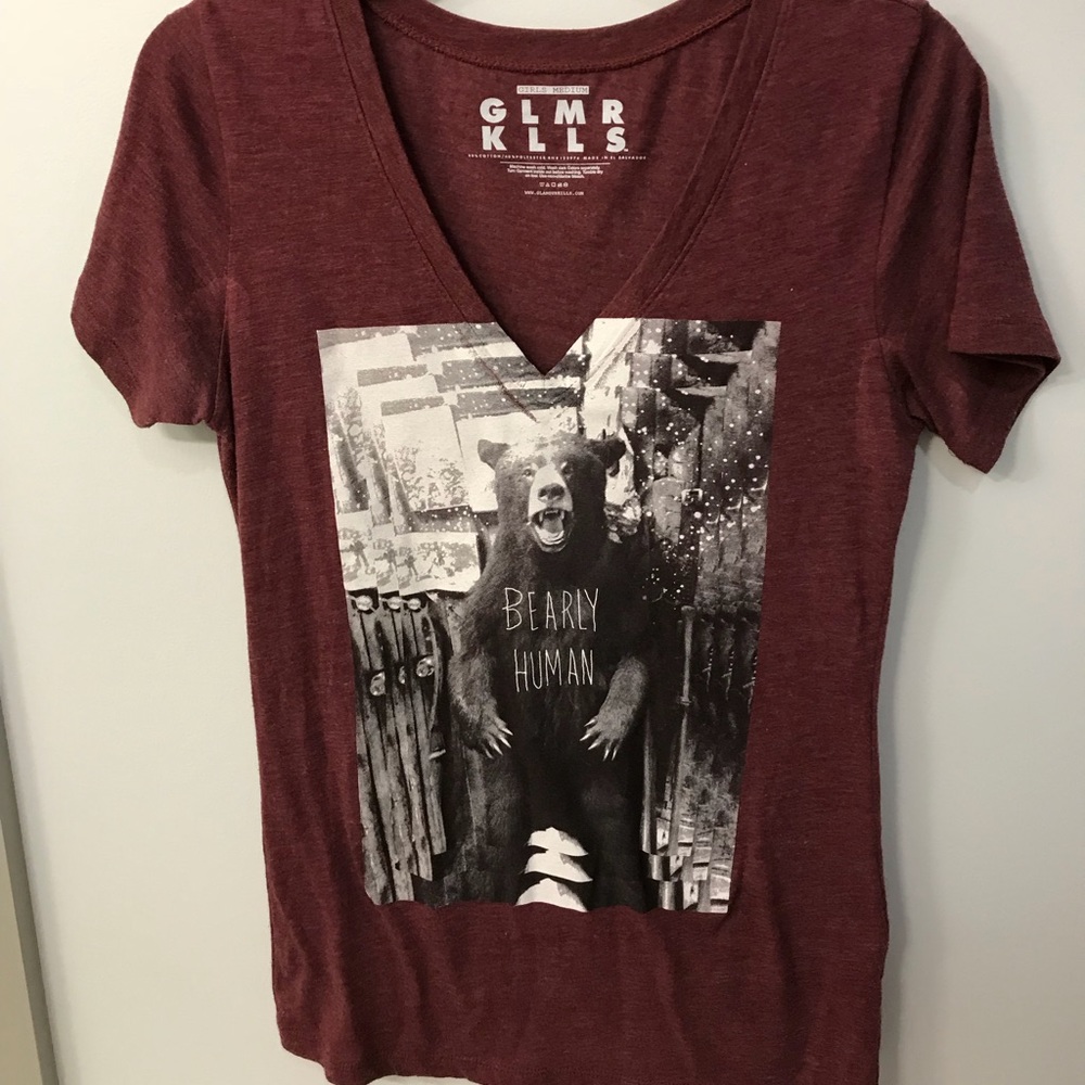 Red v neck tee with bear image